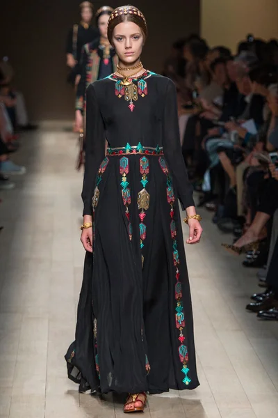 Look 8